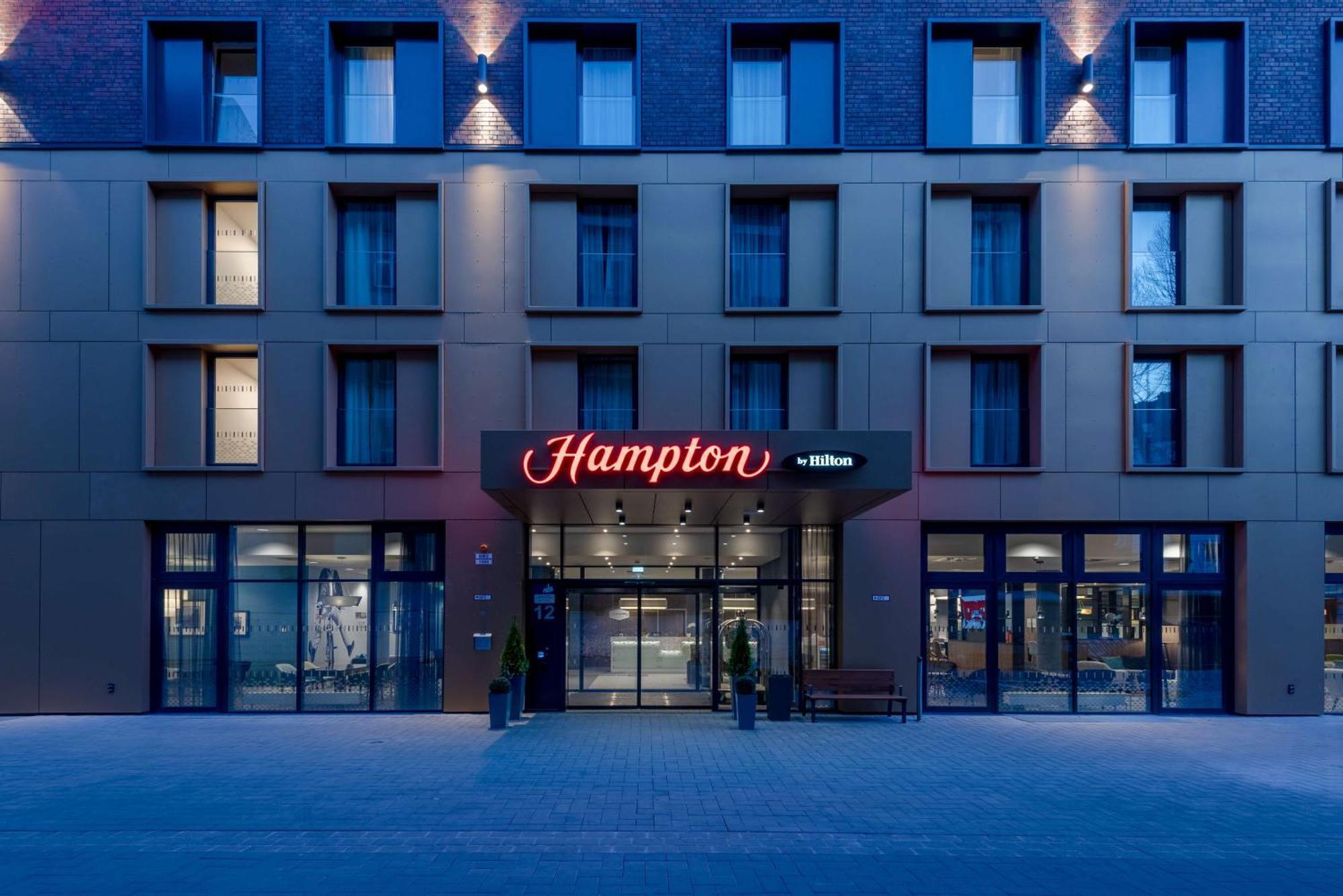 Hampton By Hilton Dusseldorf City Centre Экстерьер фото